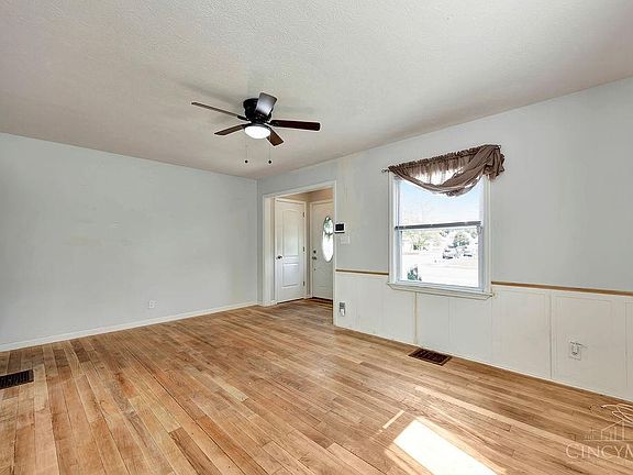 5th image of 1101 Saint Clair Ave