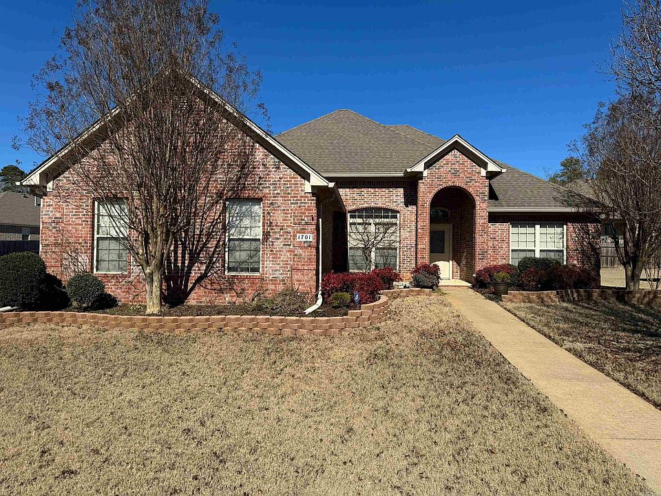 1st image of 1701 White Oak Ln