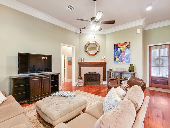 5th image of 106 Queensberry Dr