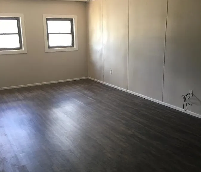 407 Terrace Cir — Photo 2