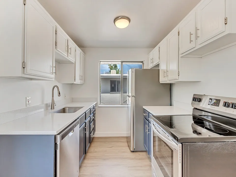 261 E Burton Ave #2