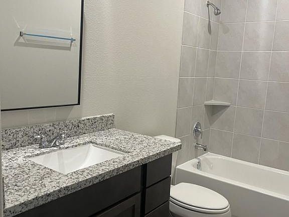 3rd image of 411 E Avenue G