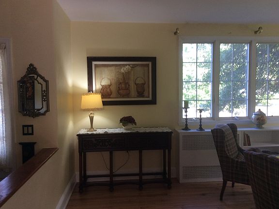 4th image of 160 Sayville Blvd