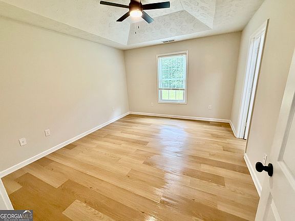 5th image of 75 Thrasher Rd