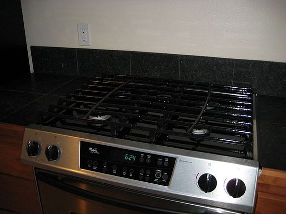 Whirlpool Gold gas range