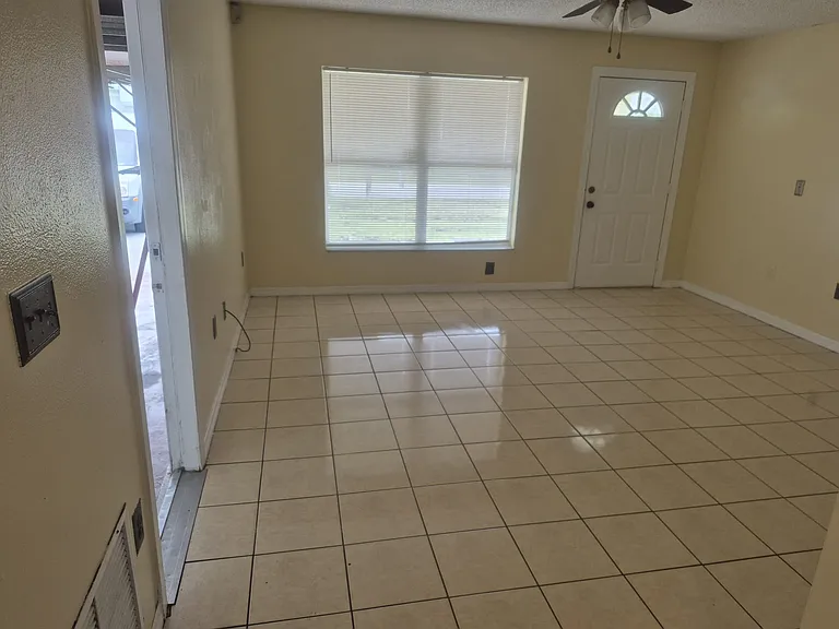 735 Toulon Dr — Photo 12