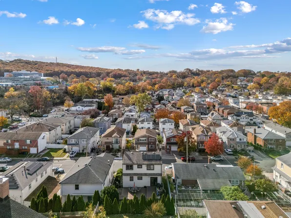 159 Seneca Avenue image 32 of 34