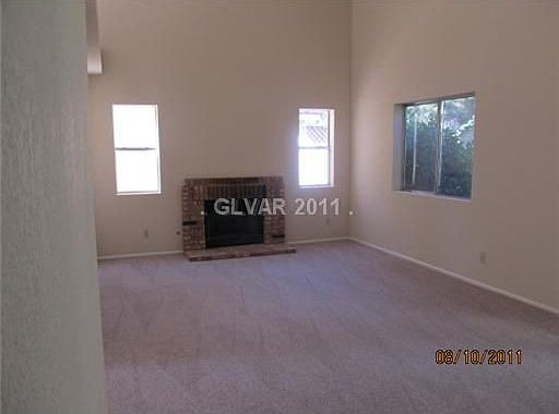 3rd image of 27 Fantasia Ln