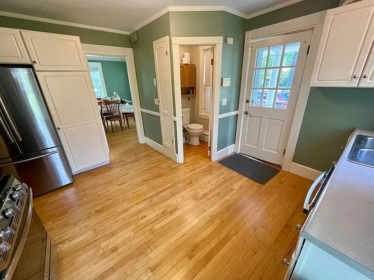 273 Main St — Photo 15