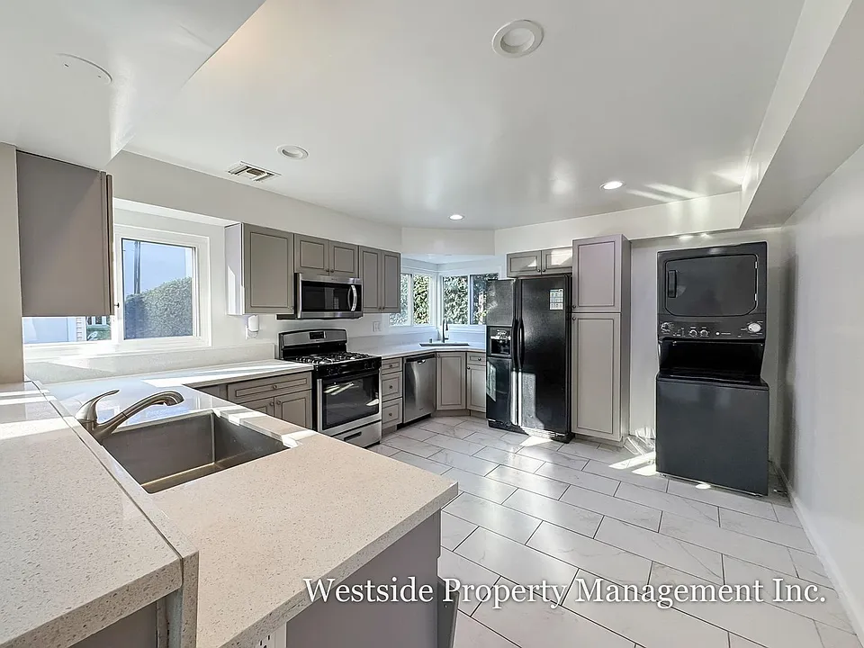 8100 W 83rd St #8100 W 83RD ST