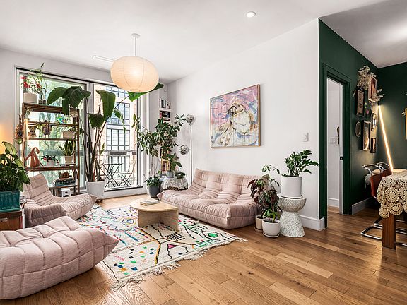 4th image of 982 Willoughby Ave #3A