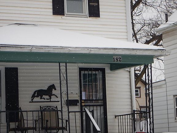 3rd image of 182 Henry St