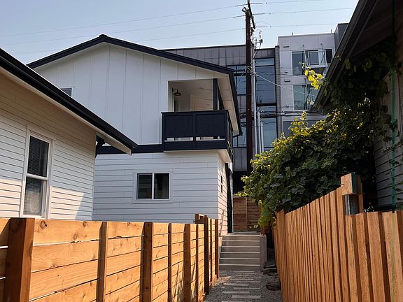 Walkway to house/front of house