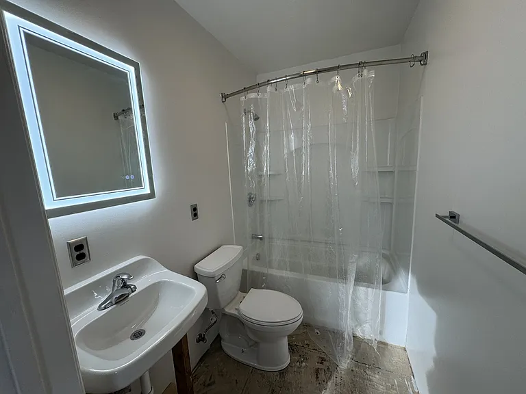 11158 Front St #101 — Photo 3