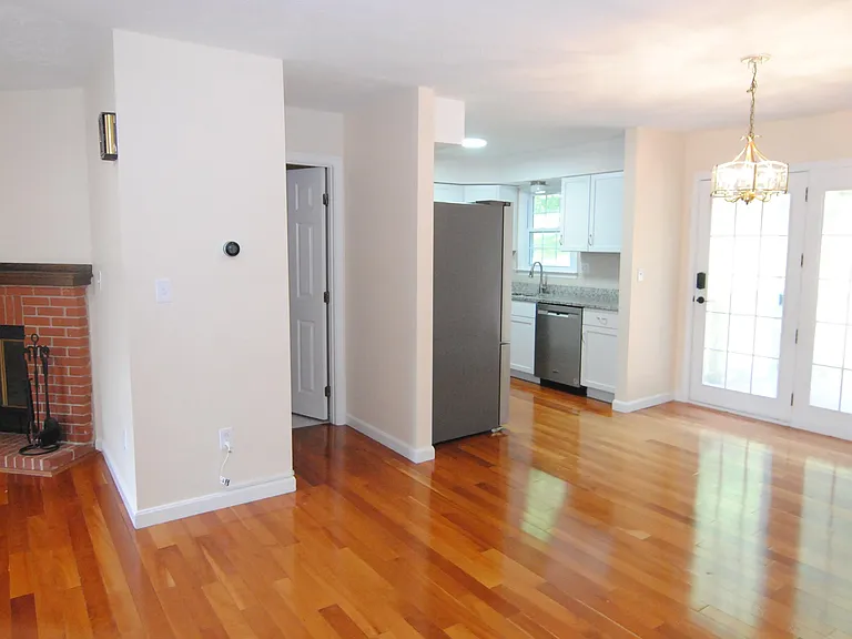 74 Stillwater Dr — Photo 10