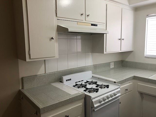 1st image of 824 E Grand Ave APT 2