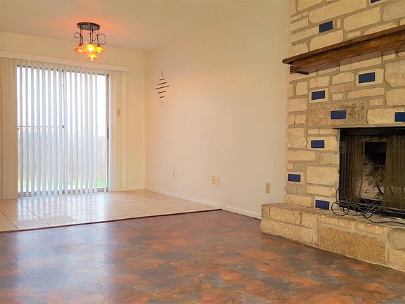 2nd image of 3404 Lynridge Dr #A