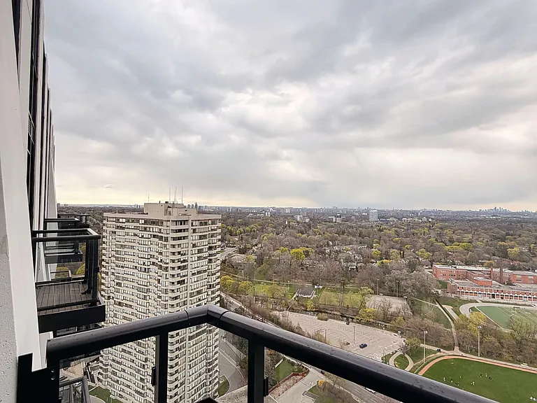60 Central Park Dr #Penthouse 02 — Photo 17