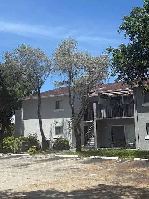2 bed, 1.0 bath, 708 sqft, $1,800 — Photo 4