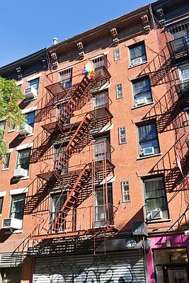 Rented by Compass | media 21