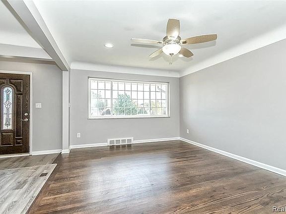 4th image of 8523 Kinloch St