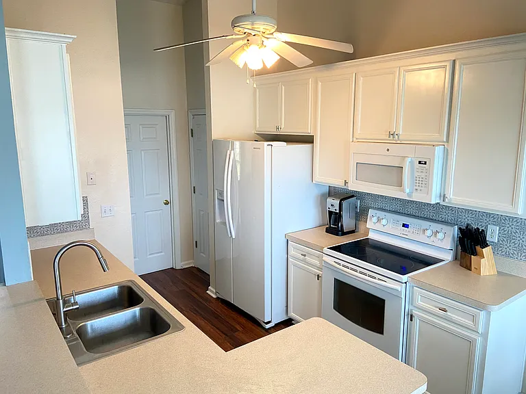107 Ocean Ridge Ln — Photo 5