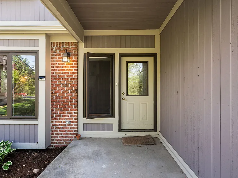 254 Hunters Trl — Photo 2