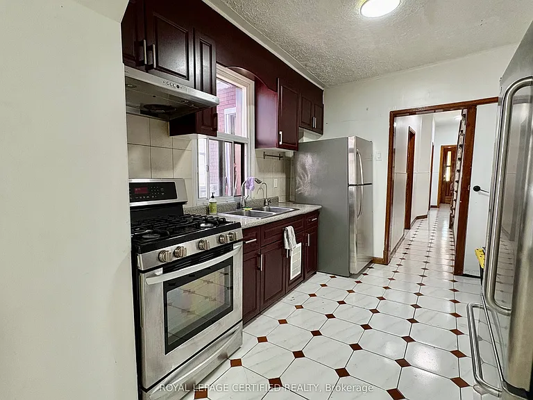 36 Mitchell Ave — Photo 7
