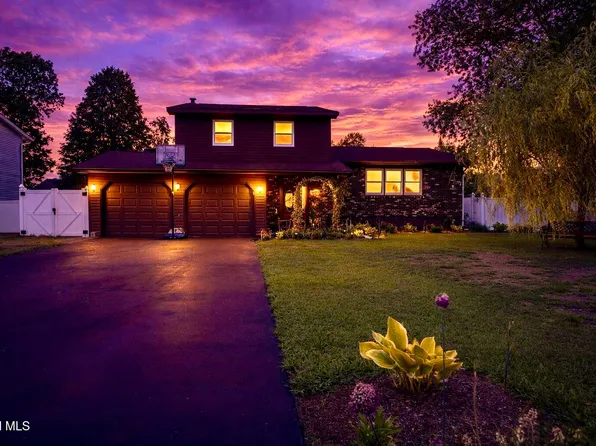 55 Alpine Drive, Latham, NY 12110