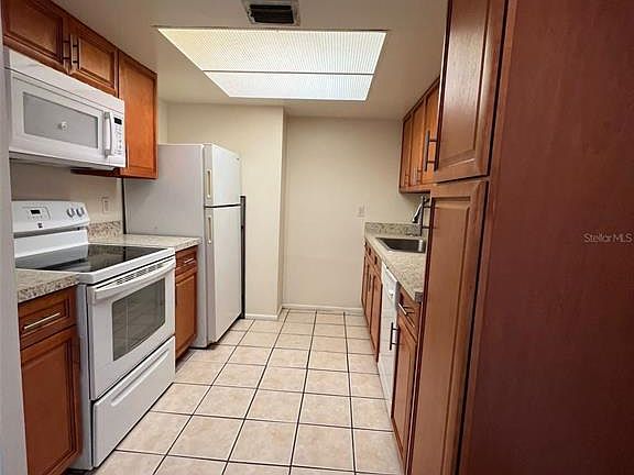 5th image of 6043 Village Cir Unit 6043