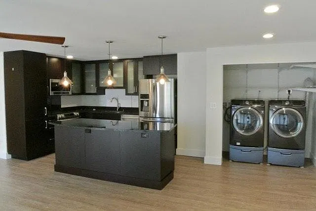 2 bed, 960 sqft, $3,200 — Photo 2