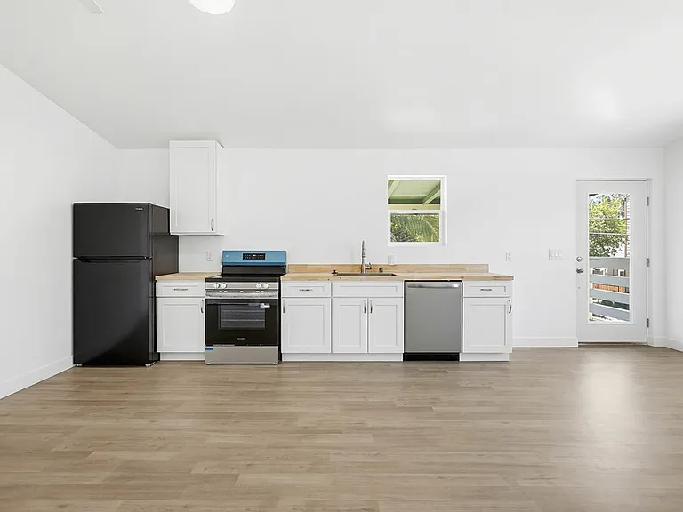1017 Riverine Ave #200 — Photo 6