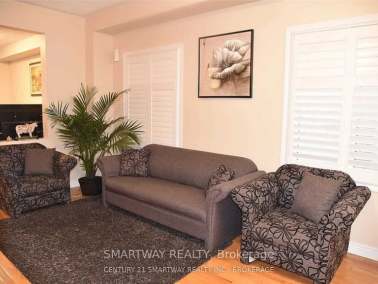 495 Meadowridge Ct — Photo 6