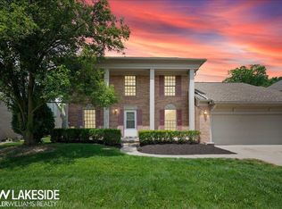 2199 Edgestone Dr, Sterling Heights, MI 48314