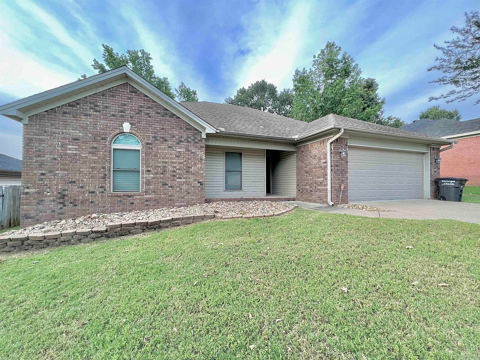 1st image of 1302 Riverwood Dr