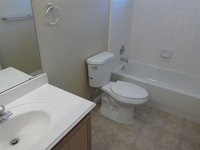 7610 Dockside Dr — Photo 10