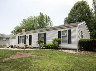 712 Eastgate Dr, Charleston, IL 61920