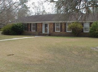 102 N Meadow Dr, Manning, SC 29102
