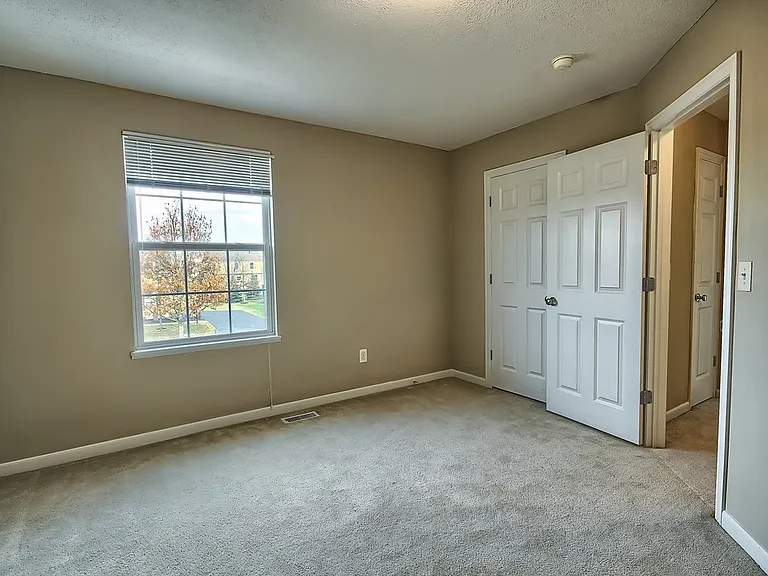 7233 Springview Ln — Photo 9