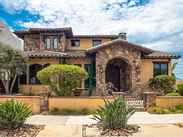 3658 Buena Vista St — Photo 2