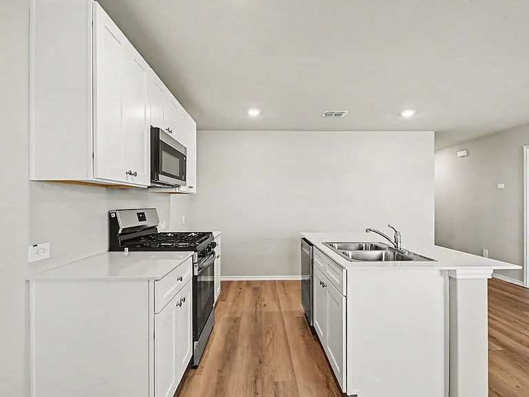 16616 Port Arthur Pl — Photo 6