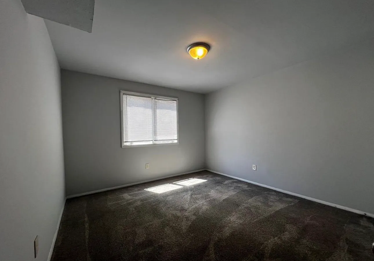 2 bed, 893 sqft, $1,700 — Photo 4
