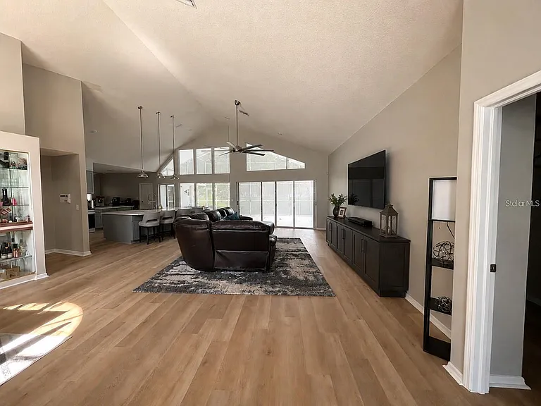 18561 Winding Oaks Blvd — Photo 3