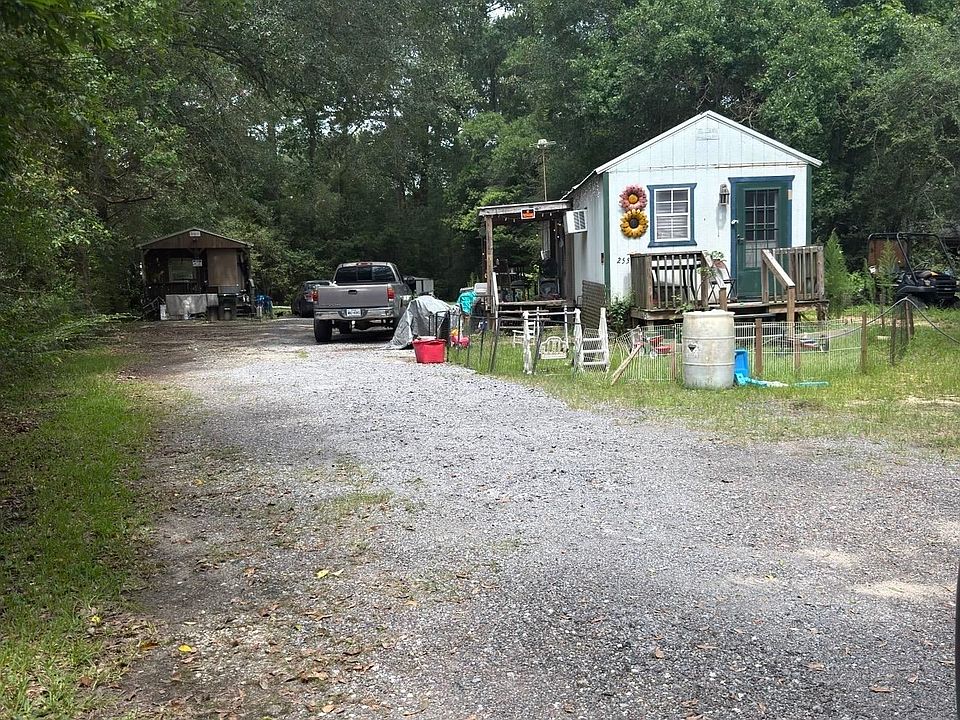 2nd image of 2559 Tucker Rd