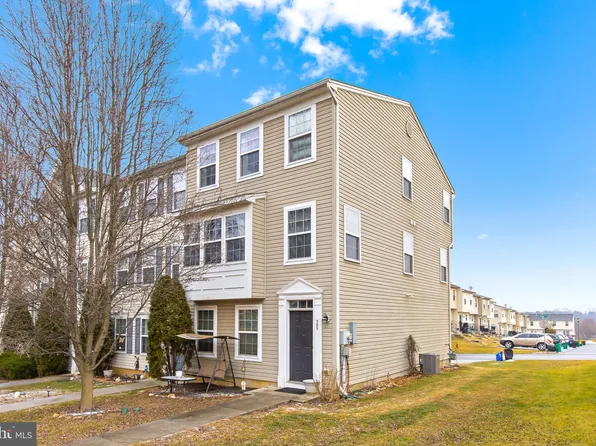 385 Dickens Dr, Lancaster, PA 17603