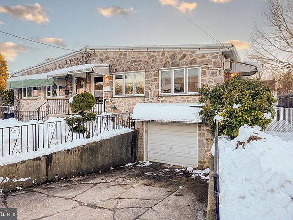 2nd image of 1314 Oakmont St