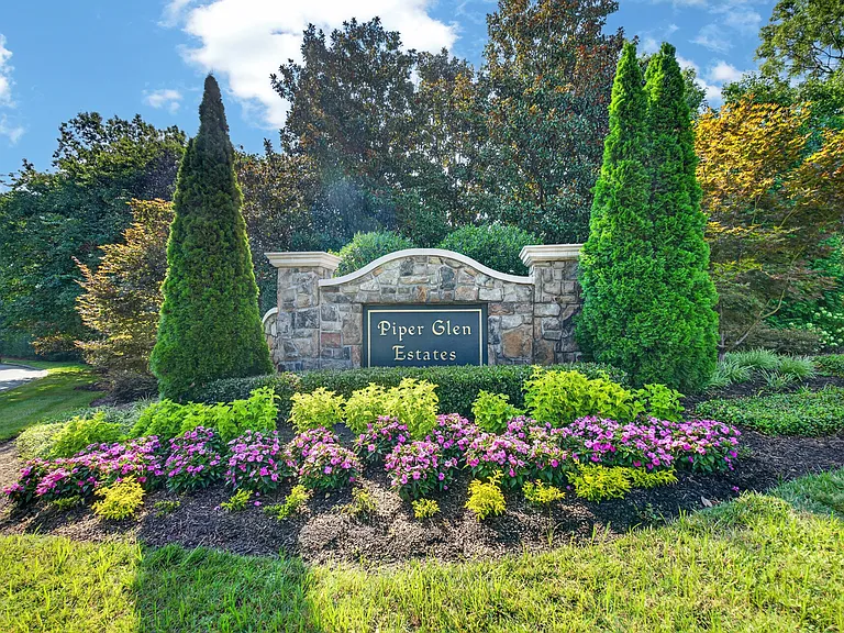 4811 Old Course Dr — Photo 6