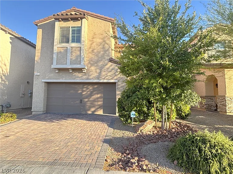121 Elm Reed Ave — Photo 2