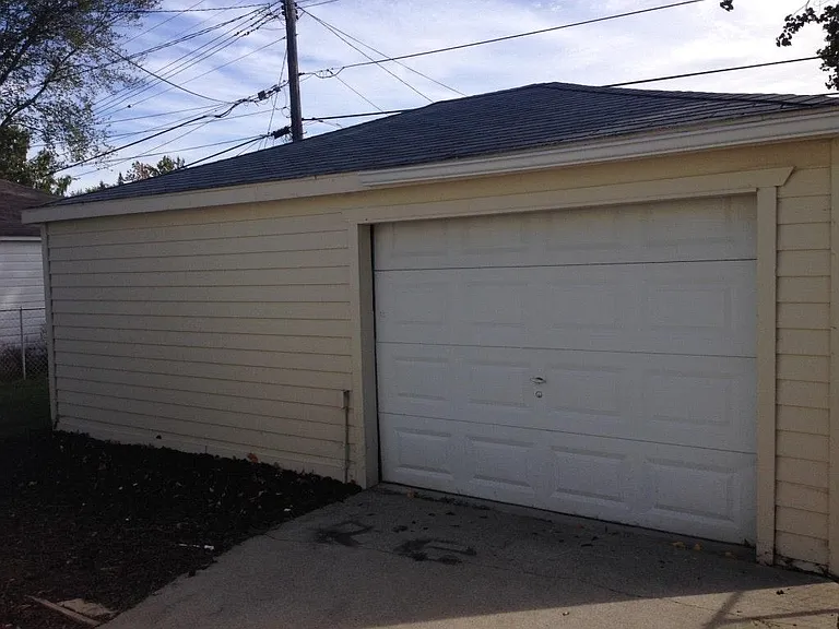 27220 Lawnwood St — Photo 15