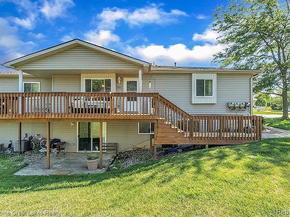 3rd image of 9347 Parkview Cir
